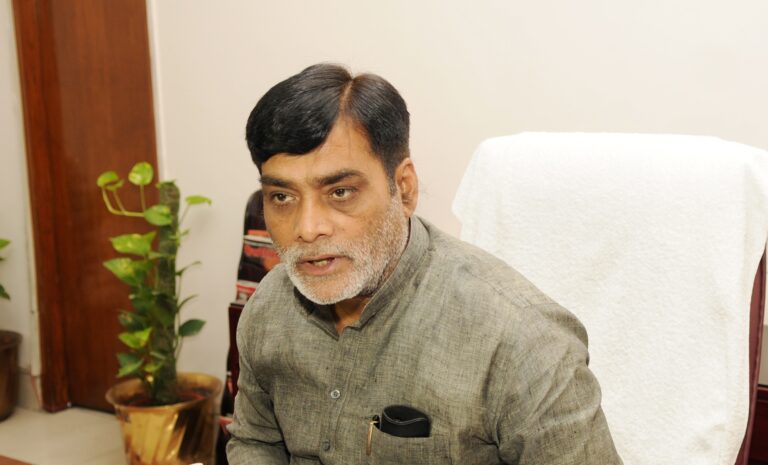 बंजर जमीन से करोड़ों की कमाई: औरंगाबाद के किसान नरेश कुमार बने बिहार की बागवानी क्रांति की नई पहचान